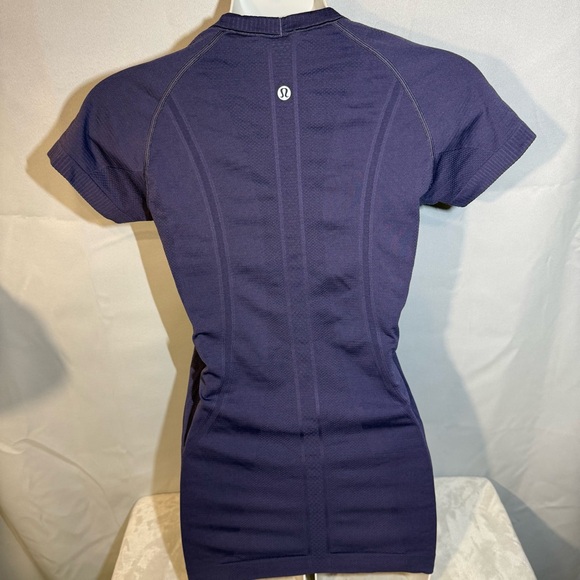 Lululemon Swiftly Tech Short Sleeve Top Purple Size 6 - Picture 2 of 4